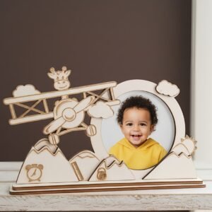 Handgemaakte houten vliegtuig kinderlijst met giraffe